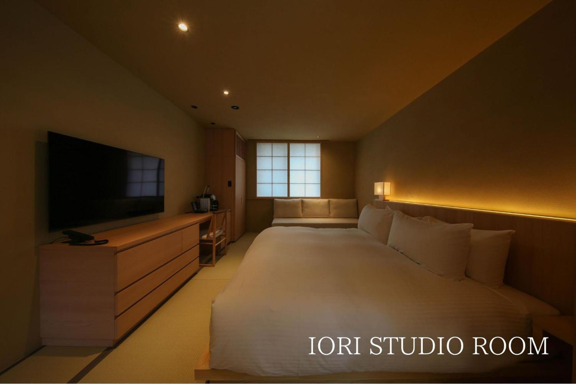 Iori Stay Takayama  Rom bilde
