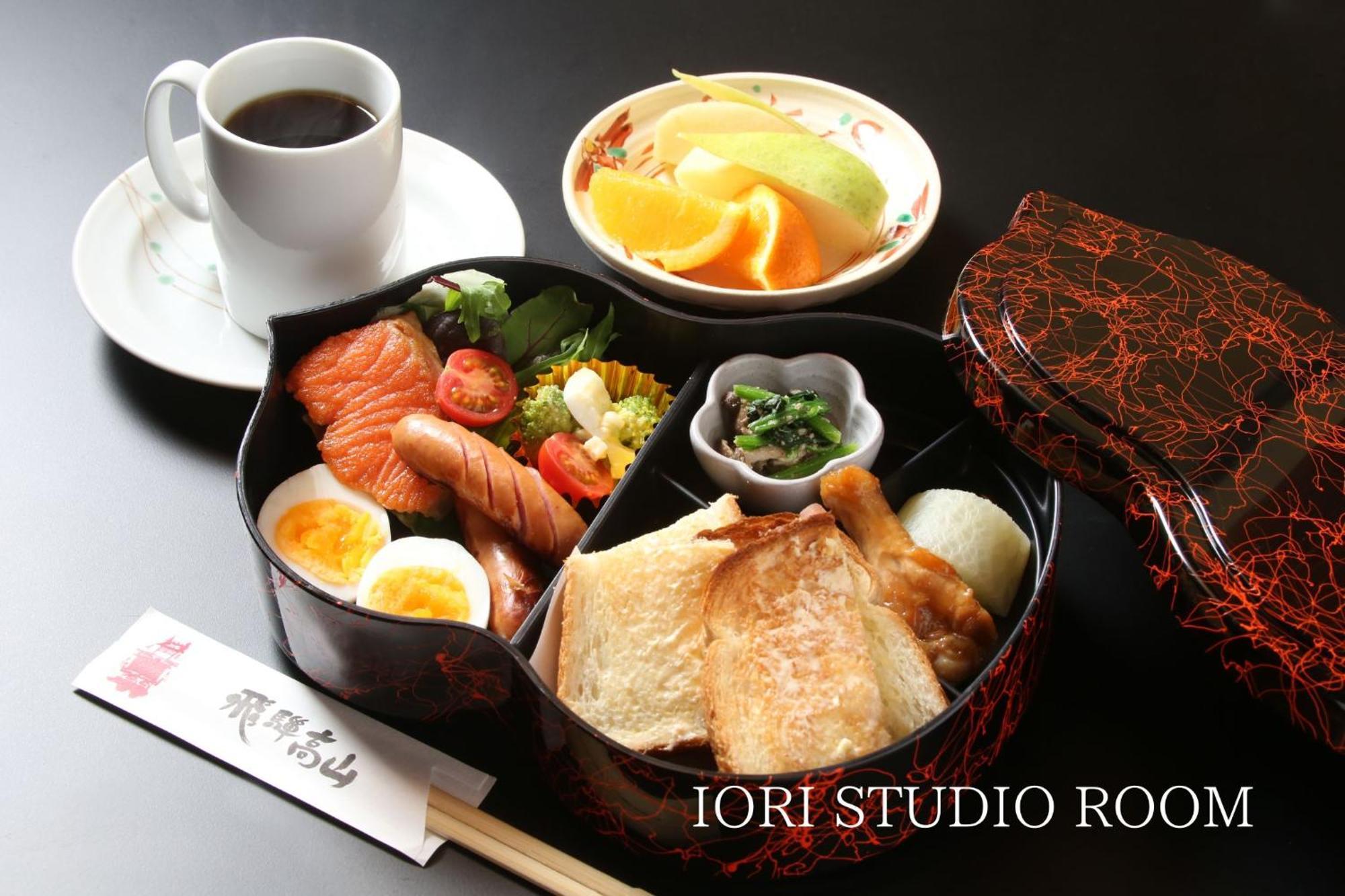 Iori Stay Takayama  Rom bilde